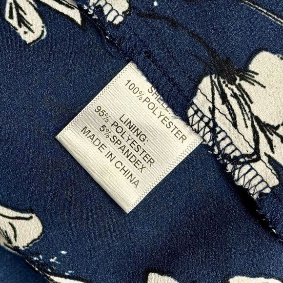 NWOT Lucy Paris Dark Blue Floral Dress Asymmetric Pleated Sleeve Lined Dress S - Picture 5 of 9